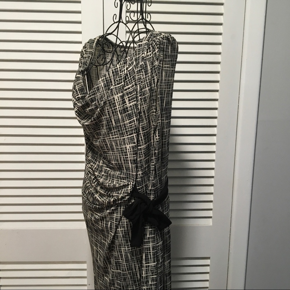 Maternity Dress - Picture 2 of 4